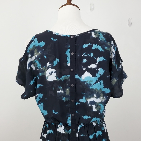 UO Silence + Noise Cold Shoulder Dress - Picture 11 of 15